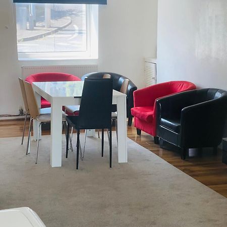 شقة Single Bed In A Peaceful House In Morriston المظهر الخارجي الصورة